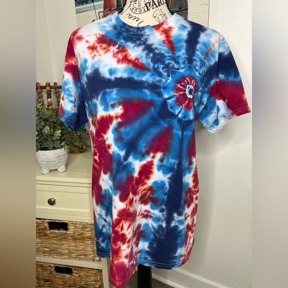 Gildan Tie-Dye Red/White/Blue Top